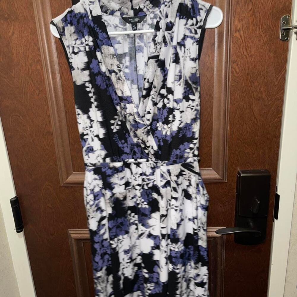 Simply Vera Wang Purple, Black and White - Size Medium
